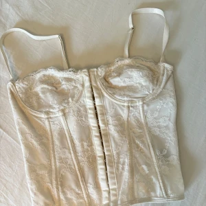 Vit korsett - Bra skick 