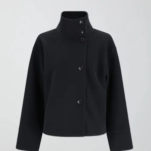 Kappa - Säljer min kappa från Gina! Inga defekter❣️ nypris 599 