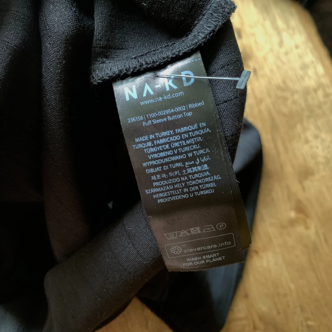 Svart ribbad topp från NA-KD - 91