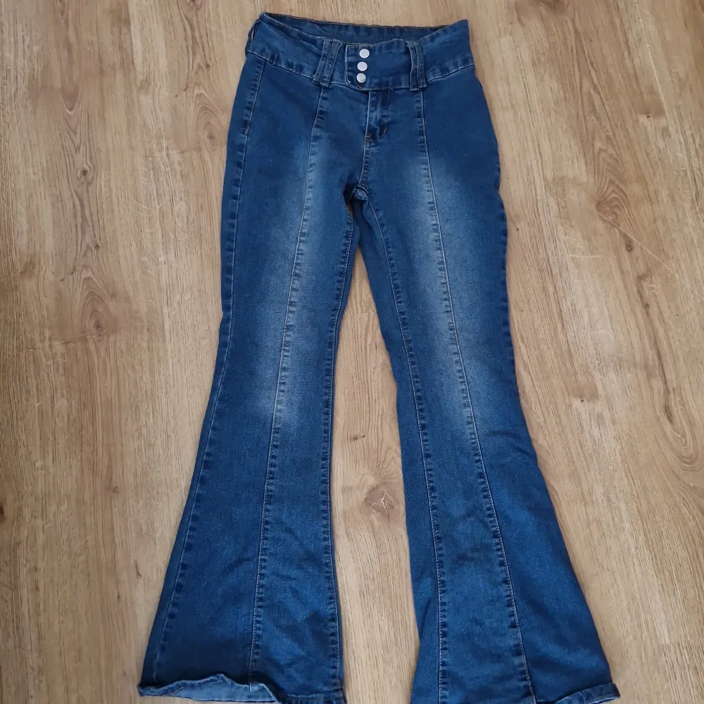 Jag är 160cm for reference :). Jeans & Byxor.