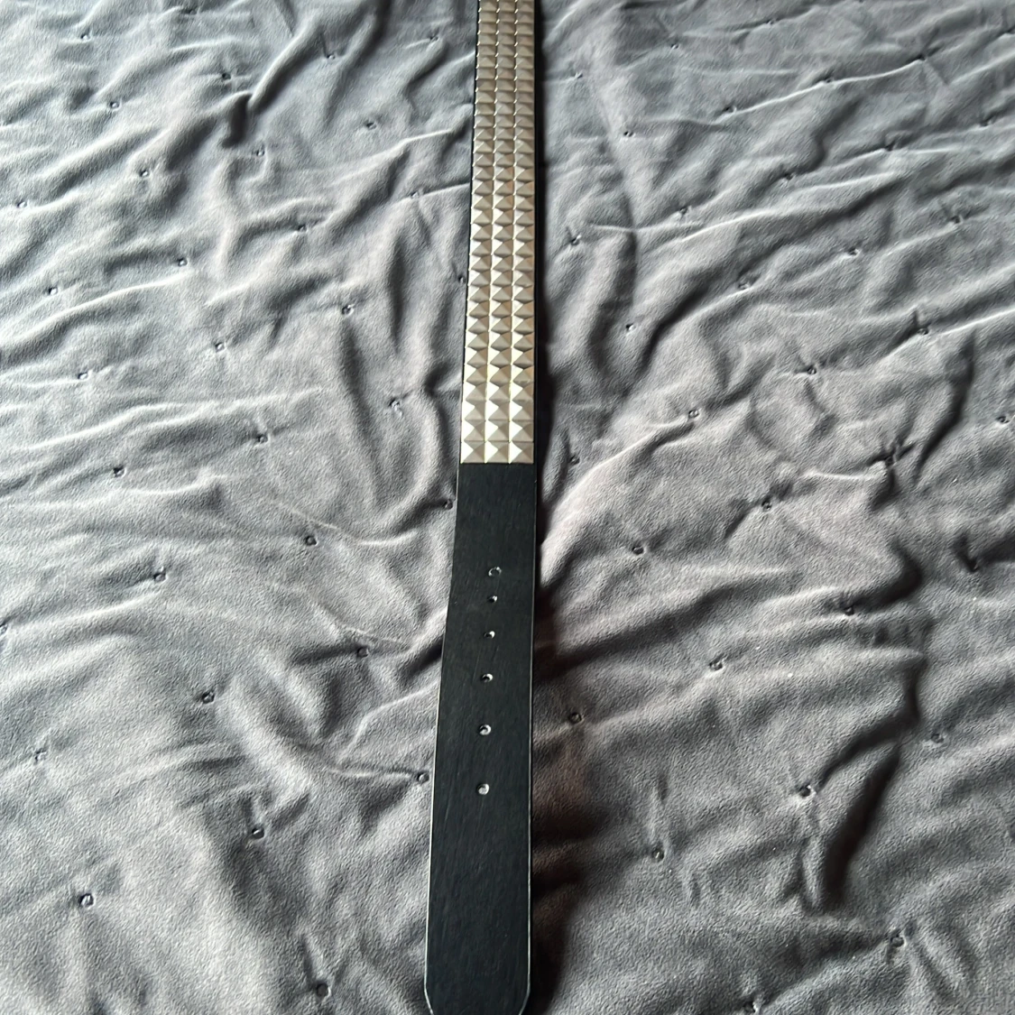 Svart nitat bälte - 38