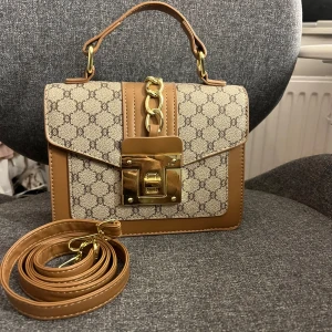 Väska - Jättefin ny väska, oanvänd och inga defekter💞