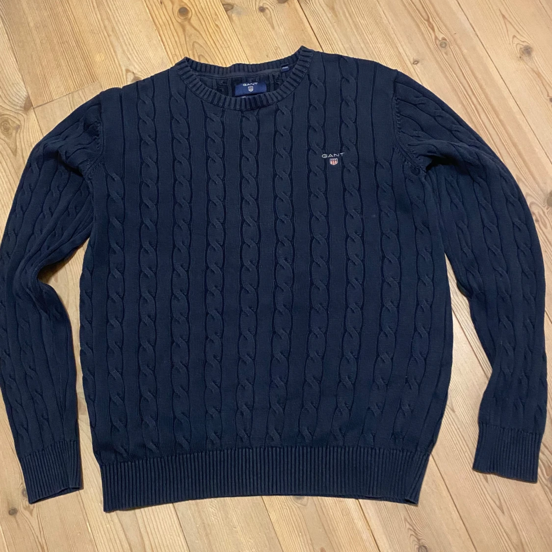 Marinblå stickad tröja från GANT