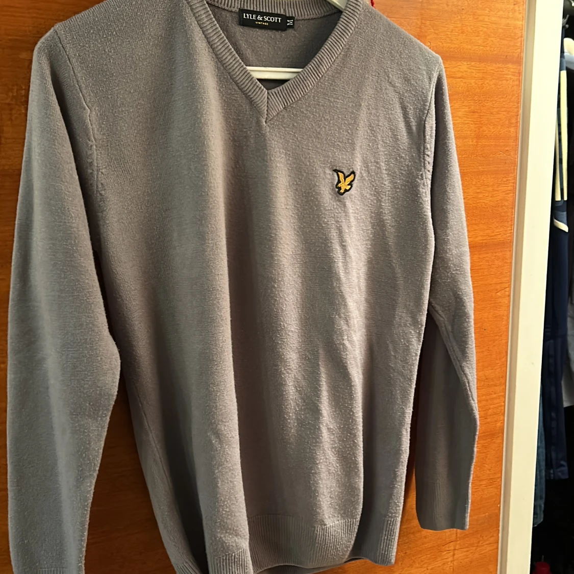 Grå tröja från Lyle & Scott
