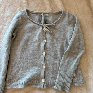 Stickad kofta odd molly - Så söt, i ull🥰❤️