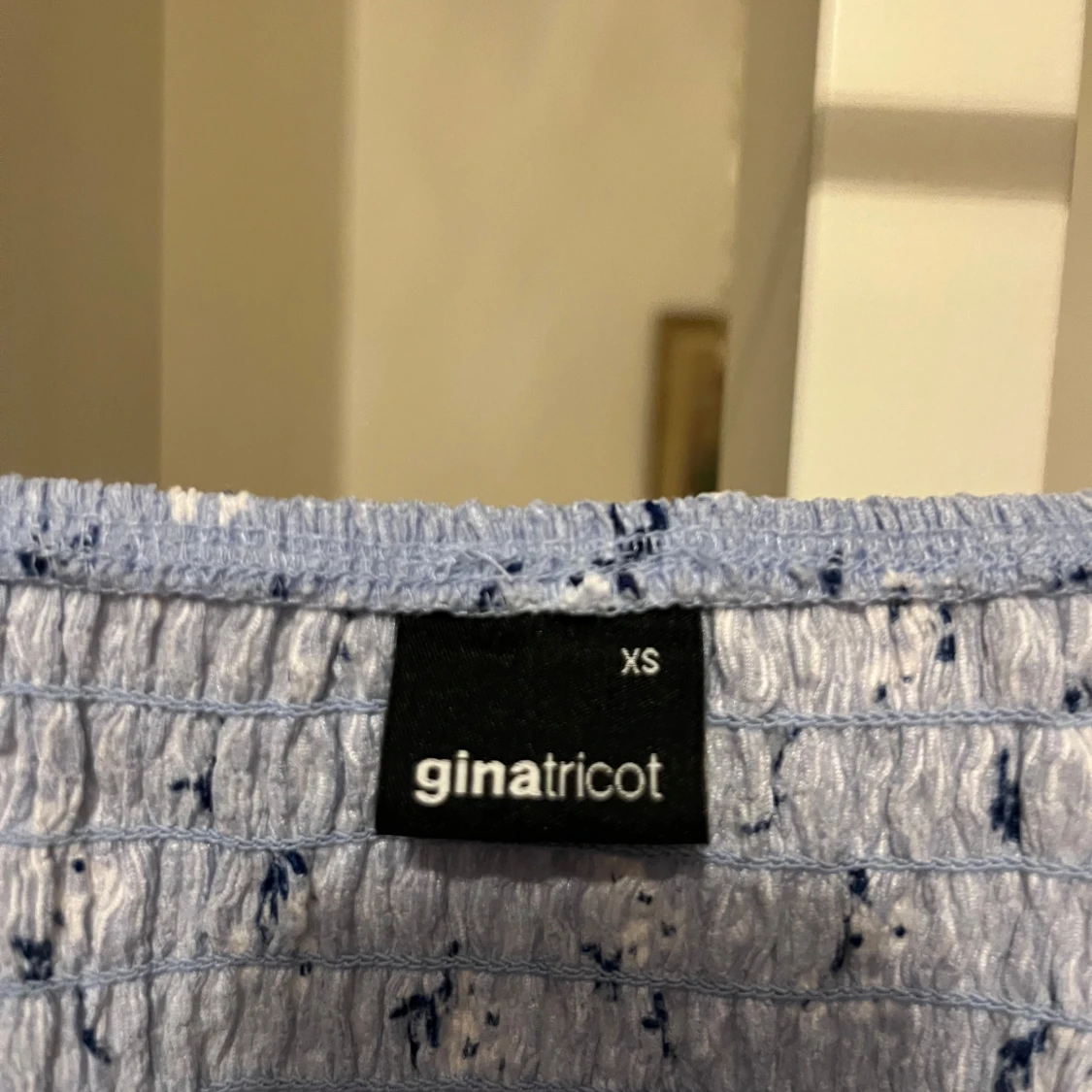 Blommig tröja från Gina Tricot - 1