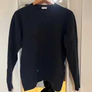 Kashmir tröja John Henric - Säljer en Kashmir långärmad tröja från John Henric. Tröjan är i storlek S.