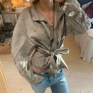 Blus - SUPER snygg!! Tryck gärna på köp nu❤️❤️