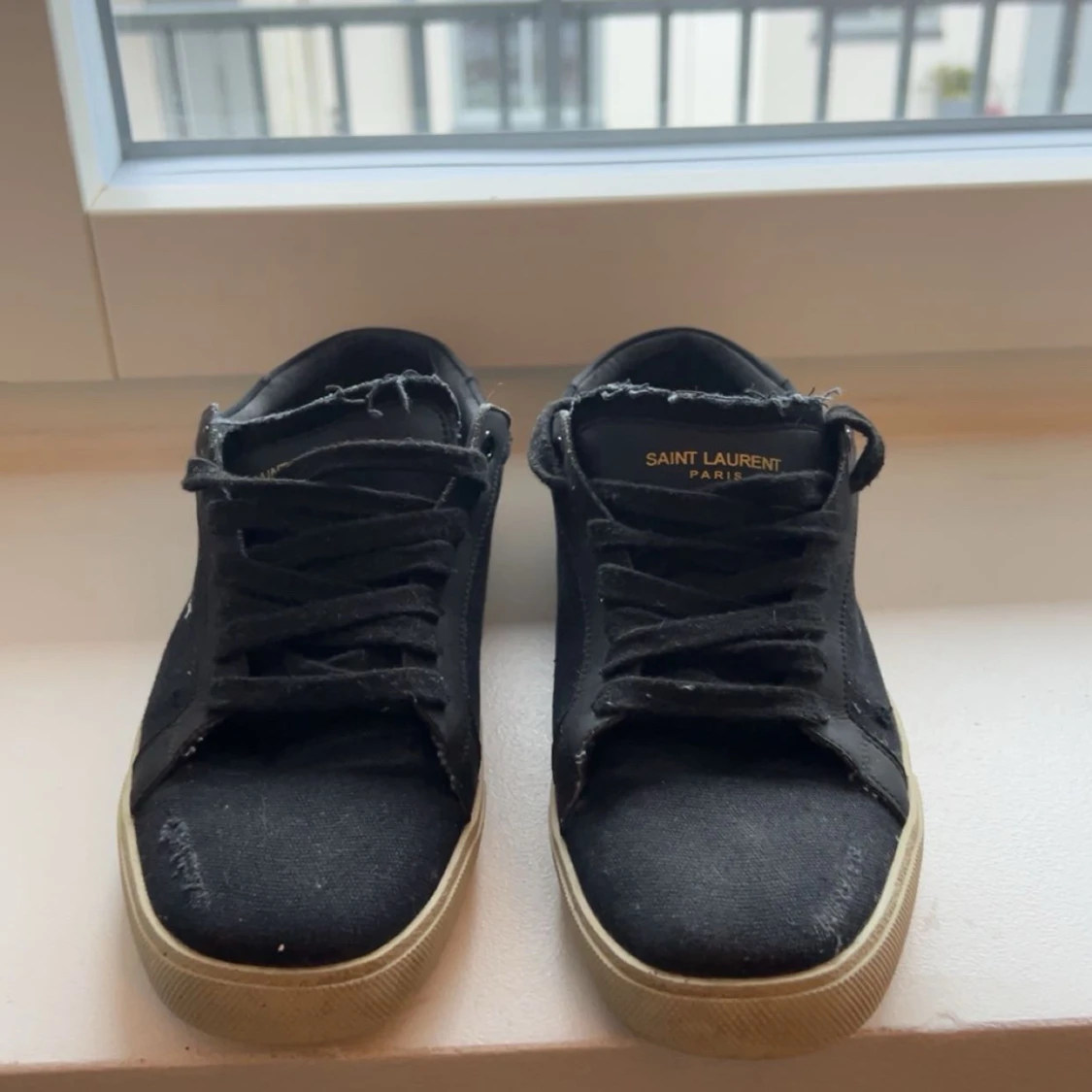 Svarta sneakers från Saint Laurent