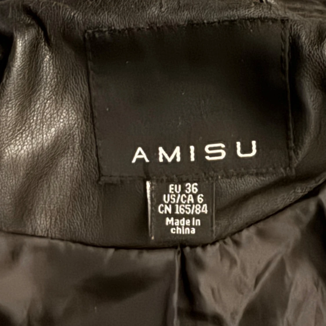 Svart skinnjacka med dragkedjor - 4