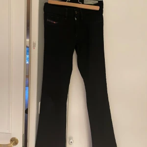 Diesel jeans  - Snygga low waist flaire jeans from diesel, lite stretchigt material❤️
