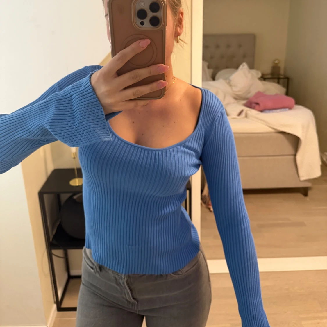 Blå ribbad tröja  - 1