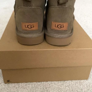 Uggs  - Aldrig använda, bara testade  Blir inte använda därav säljer 