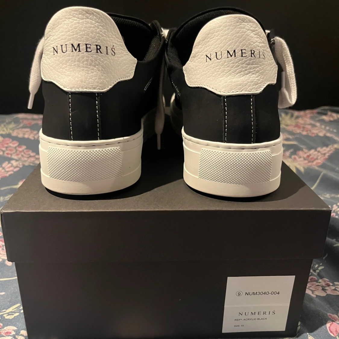 Numeris Atelier Acrylic Black - 92