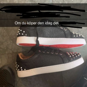 Christian loubtuin - Säljer ett par loubs i st 43 Väldigt bra kondition  Först till kvarn Pris diskuteras INGA RETURER KOM PRIVAT FÖR MER BESKRIVNING 
