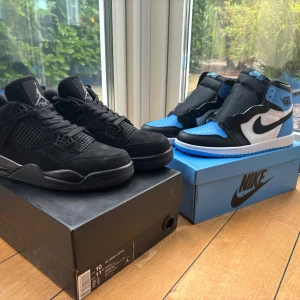 Två par Jordans skor  - Vid intresse skicka ett meddelande så skickar jag information om skorna 