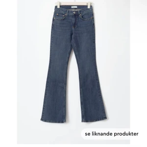 Low botcut jeans - Mörk blåa botcut jeans från Gina tricot strl 32 fick dem i present men dem va för små