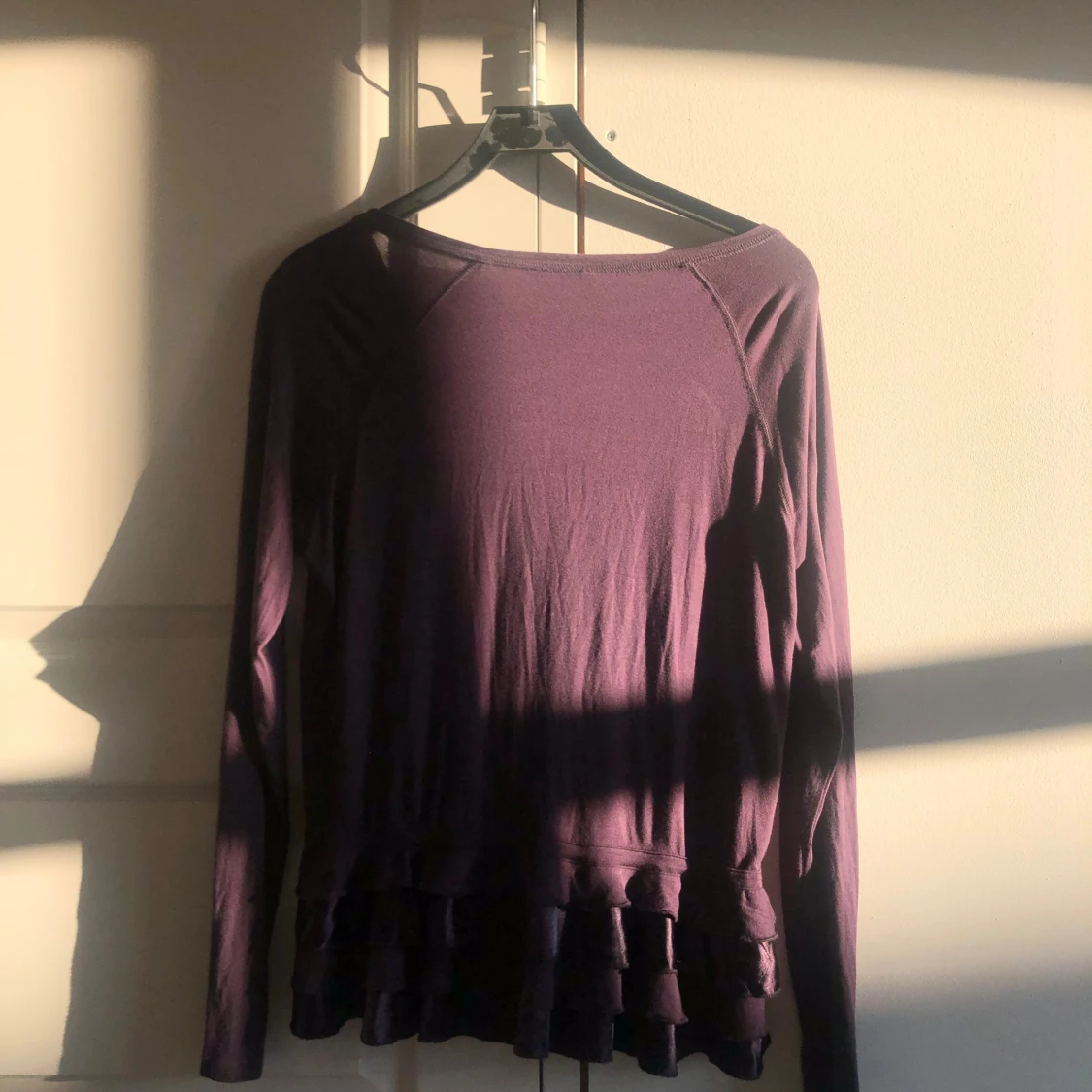 lila kofta med volanger - 90