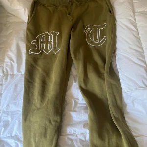 Gröna tuttolente byxor - gröna mt byxor i bra skick pris kan diskuteras 