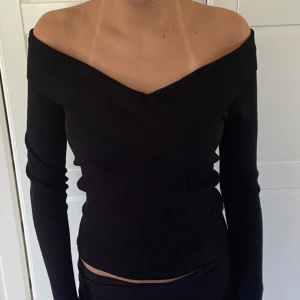 Söt off shoulder tröja - Så fin off shoulder tröja som är perfekt till hösten.🍁