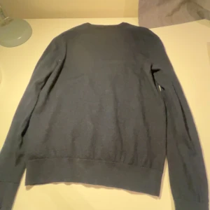 Morris tröja  - Säljer min Morris merinoull tröja i storlek s/xs. Säljs pga att den krymptes i tvättmaskinen men den är i bra skicka och inga defekter.  