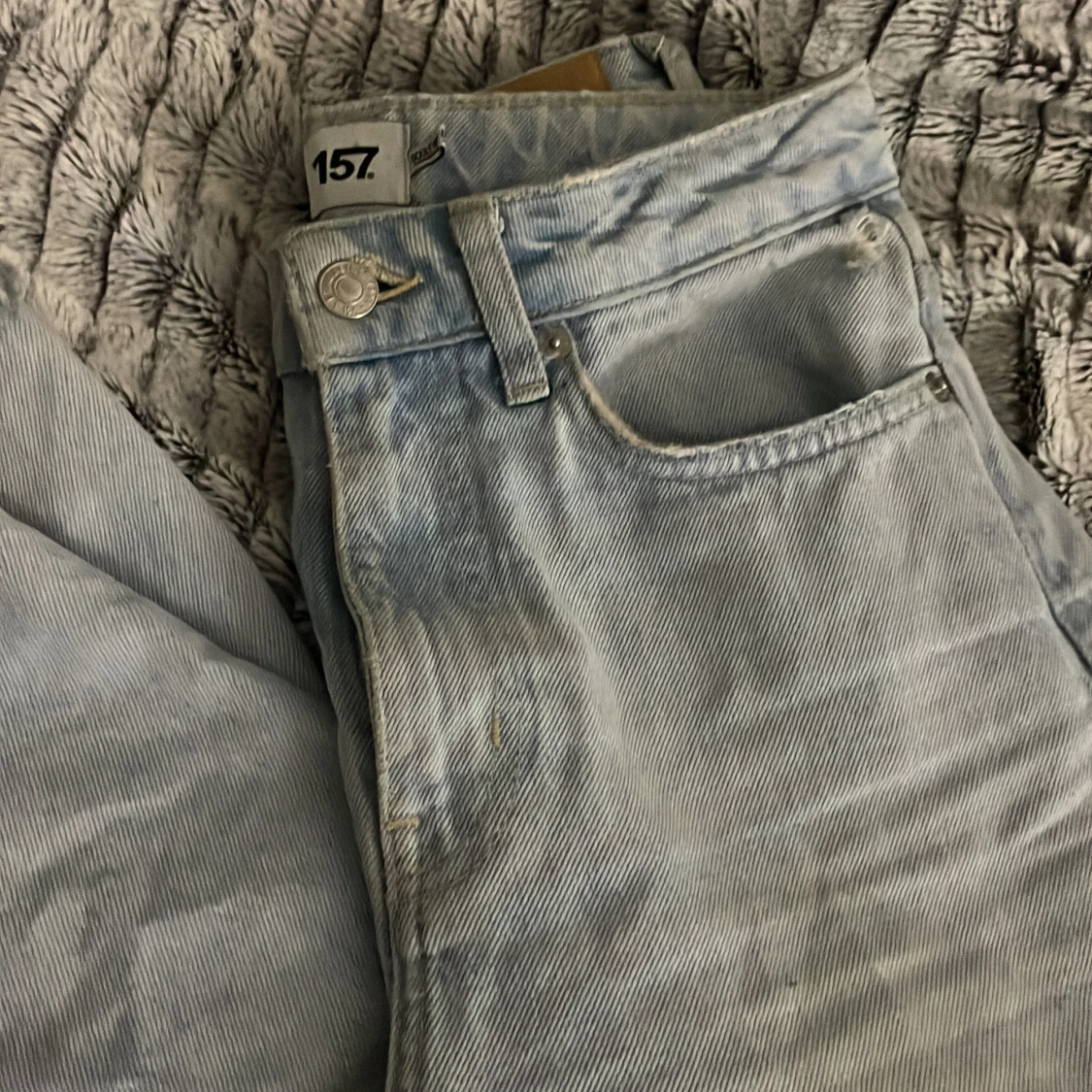 Ljusblå jeans