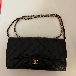 Väska - Aldrig använt väska!! Bra kvalitet  Pris kan diskuteras 