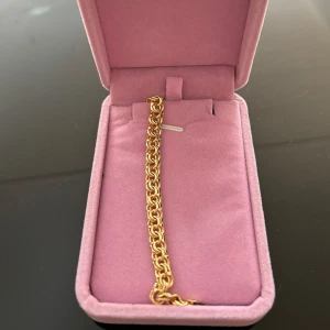 Bismarck armband 18k guldplätering  - Helt ny, fast pris. 18k guld plätering. Den är 16 cm 