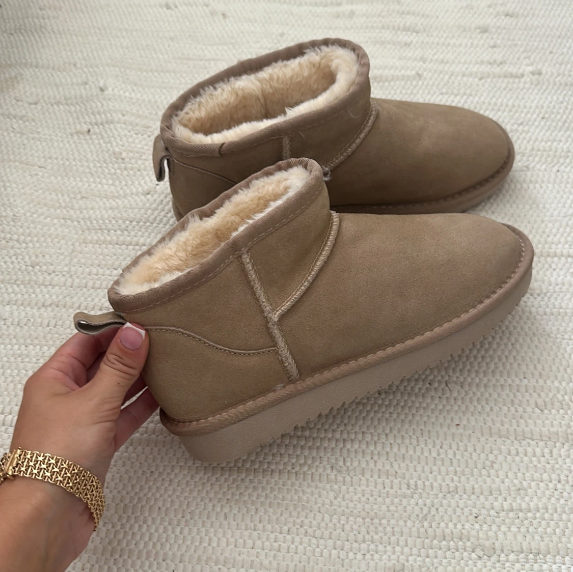 Beige kängor med foder