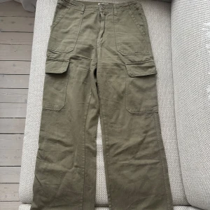 Zara cargo pants - In very good condition. 100% cotton