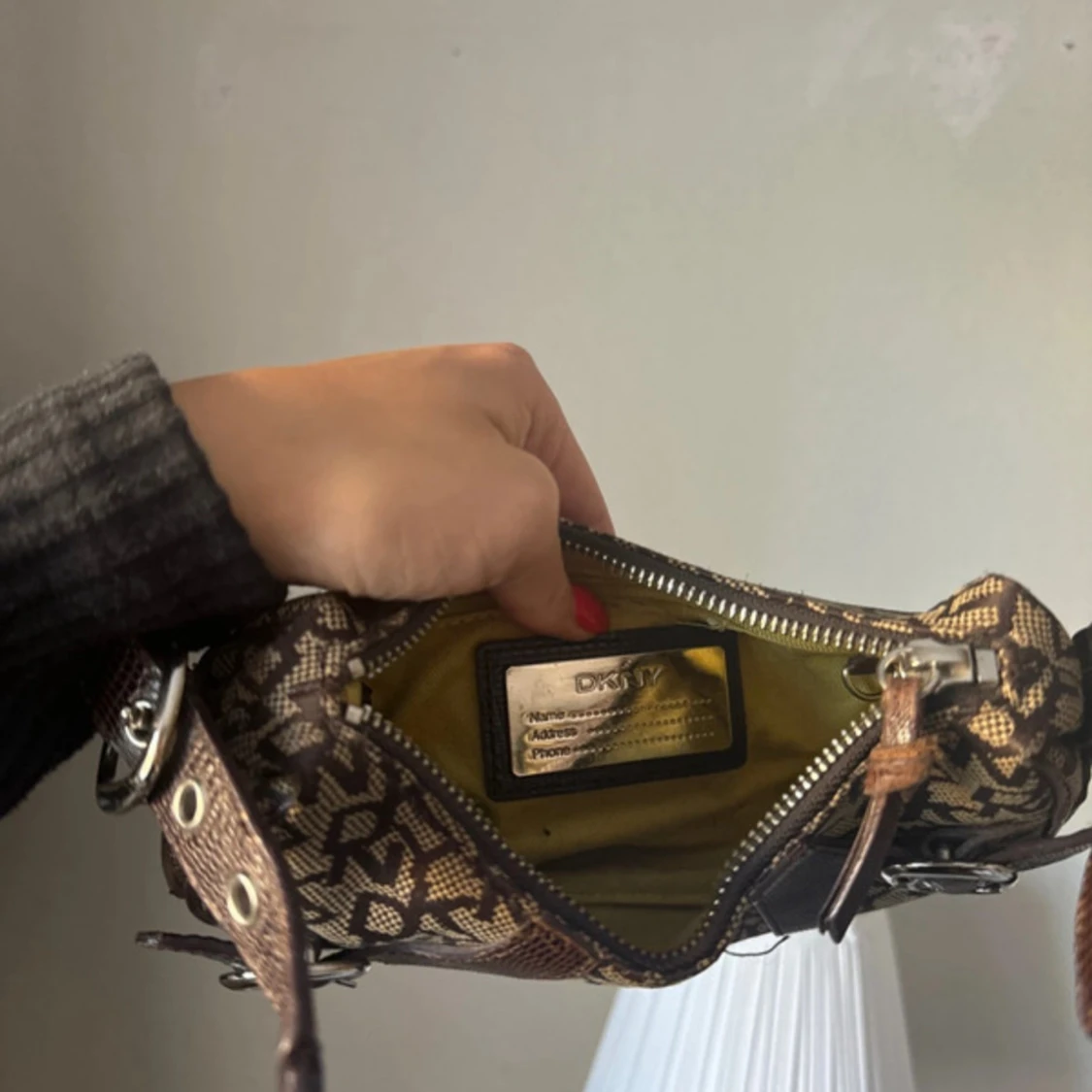 DKNY väska  - 91