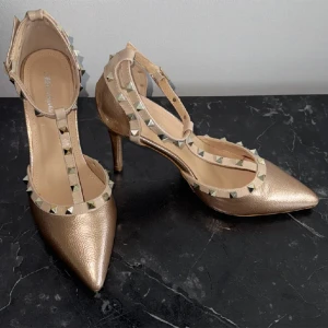 Klackar - ! ! ! INTRESSEKOLL ! ! ! Snygga klackar.