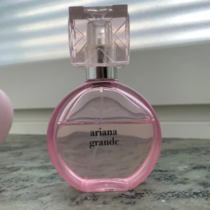 Thank you next parfym 50ml - Thank you next parfym från Ariana Grande🩷