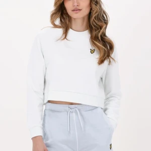 Lyle & scott cropped sweatshirt  - Helt oanvänd i storlek small. Nypris 550 