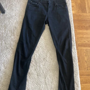 Svarta Jack&jones Jens slim/glenn skinny - Svarta skinny Jens låg midja långa vid bena knappt använd frakt ingår inte