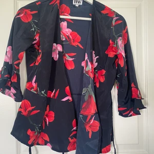 Blus - En fin blus i mycket bra skick, storlek 34