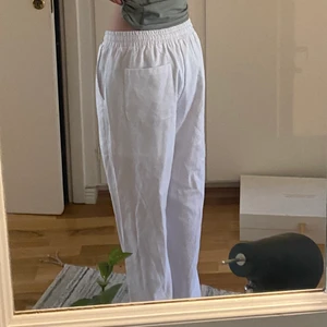 Linne byxor❤️ - Säljer dom här  linnebyxorna för att dom är för stora. I midjan är dom perfekta men som är lite för långa för mig (jag är 160)❤️Men dom är jätte sköna! Jag köpte dom här på plick men hon hade bara använt dom en gång, det har jag med!❤️Om fler vill köpa?BUDA
