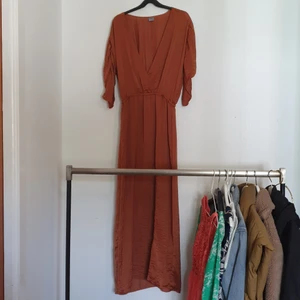 Långklänning ginatricot  - Aldrig använd