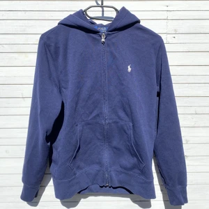 Ralph Lauren Zip Hoodie - Har använts en del så den orginella färgen har blekts ut litegrann, men inga andra defekter utöver det. Nypris 800kr. Frakt 66kr eller mötes Östersund/Frösön.