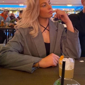 Svart linne - 💘svart ribbat linne perfekt till vardags och fest💘 köpt från zara 