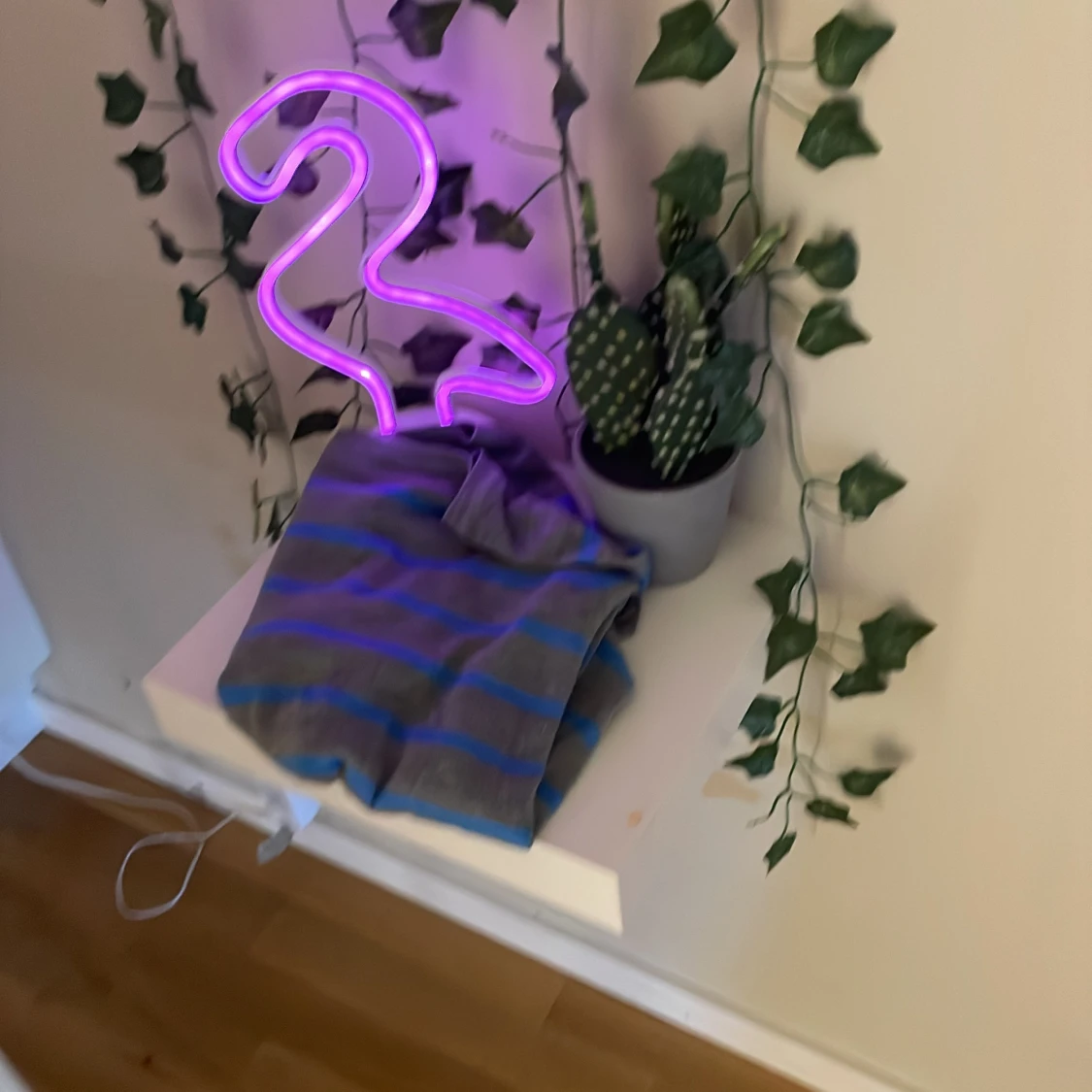 Säljer denna grå randiga tröja  - 91