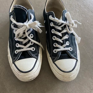 Converse  - Jättesnygga nästan helt oanvända convers som passar till absolut allt