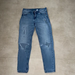 Blå Jeans från H&M.  - Strl 38. Frakt diskuteras. 