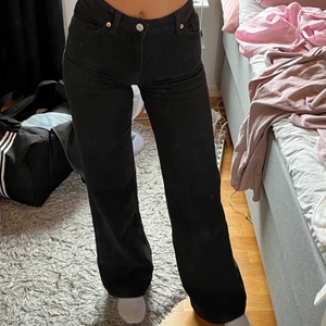 Jeans  - Knappt använda  Väldigt fint skick