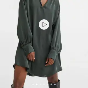 Söker denna gröna klänningen från h&m i storlek XS