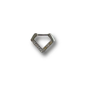 septum smycke  - septum ”ring” med tjocklek 1,2 ! säljer pg för stor för min septum. Super bra kvalitet och helt helt ny den köptes igår, har inte haft på mig den! priset är 300kr pga köptes för 330kr. hör av dig vid frågor eller intresse! frakten ligger på ca 25kr (: 
