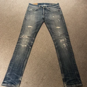 Dondup Jeans - Dondup Jeans mycket bra skick! Storlek: 31 Modell: George (skinny fit) Nypris: 3400kr