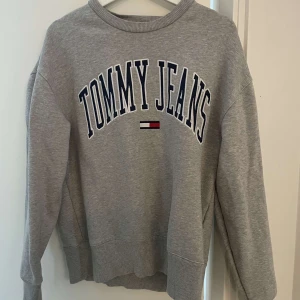 Tommy jeans sweatshirt - Helt ny, inga defekter. Hör av er vid fler frågor!