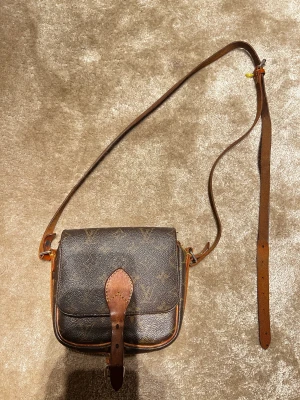 Louis Vuitton  - Louis Vuitton, LV väska köpt på Vestiaire 