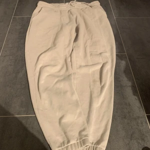 Beiga mjukisbyxor  - Mjukisbyxor från hm